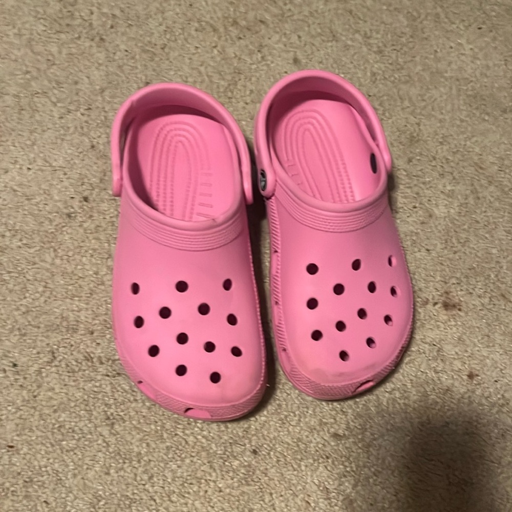 Size 6 crocs pink